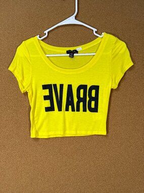 UK2LA Women Crop Top Shirt Medium Yellow Graphic Tee Short Sleeve NWOT